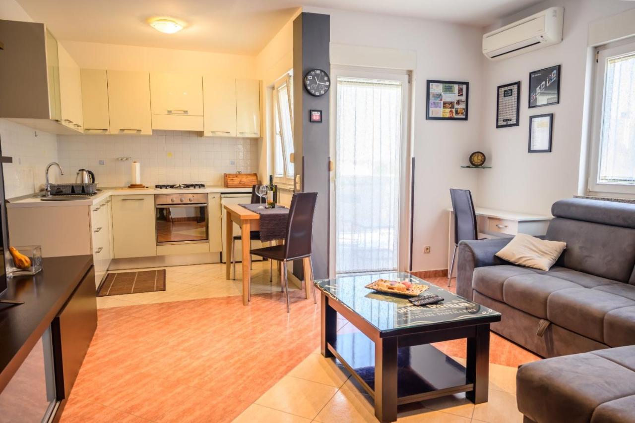 Apartment Charlie Rovinj Exterior photo